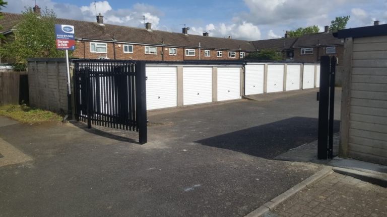Garages & Stores to rent: Greenborough Close, Maidstone, ME15 8JN, NEW ROOFS & DOORS, GATES