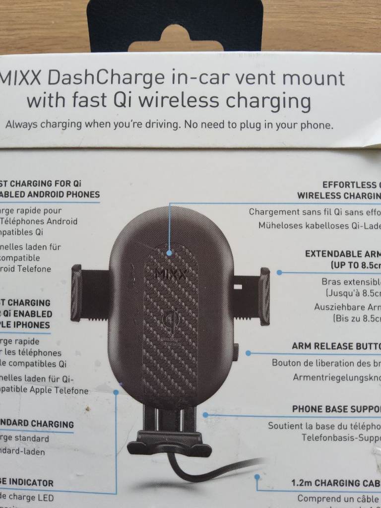 MIXX DashCharge in car vent mount