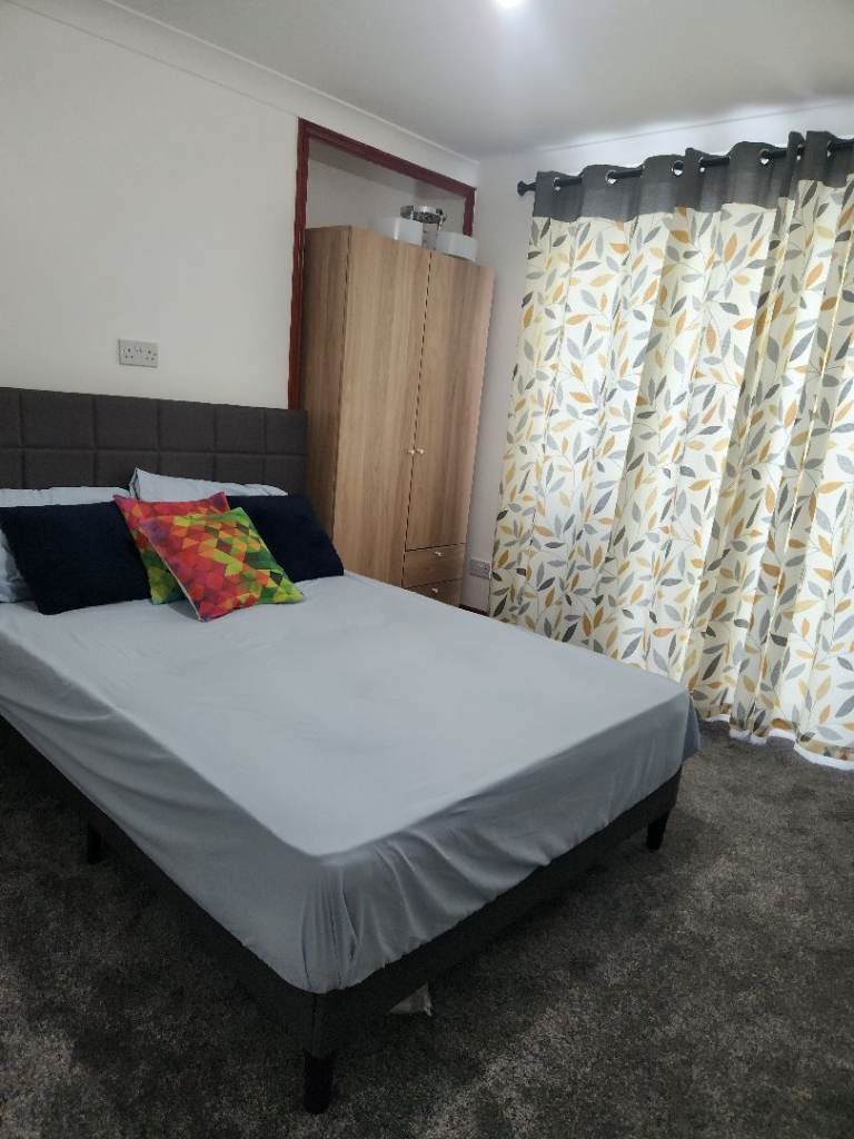 Beautiful Rooms available in a serene well located house share in Grays 