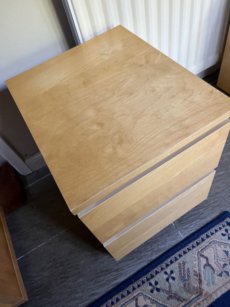 2 IKEA Malm bedside chests. Light oak. 
