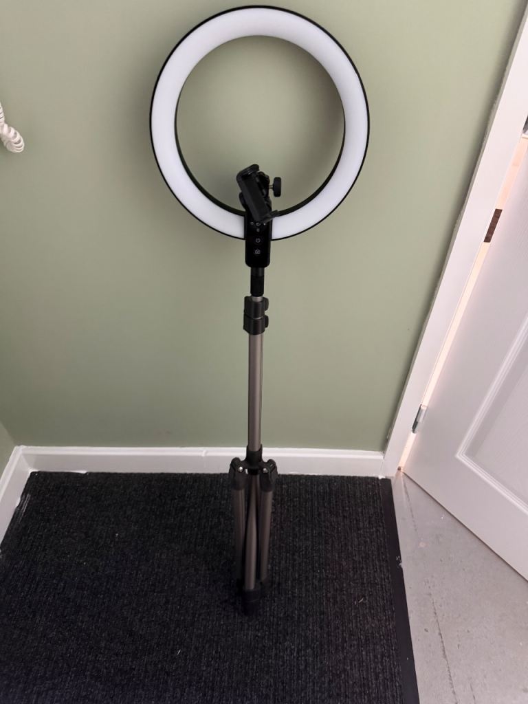 Ring Light with Stand – Good Condition