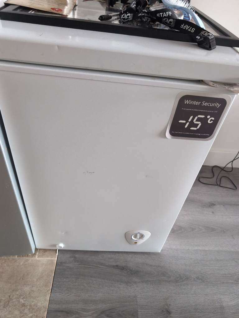 White Box Freezer – Good Condition, Ready to Use
