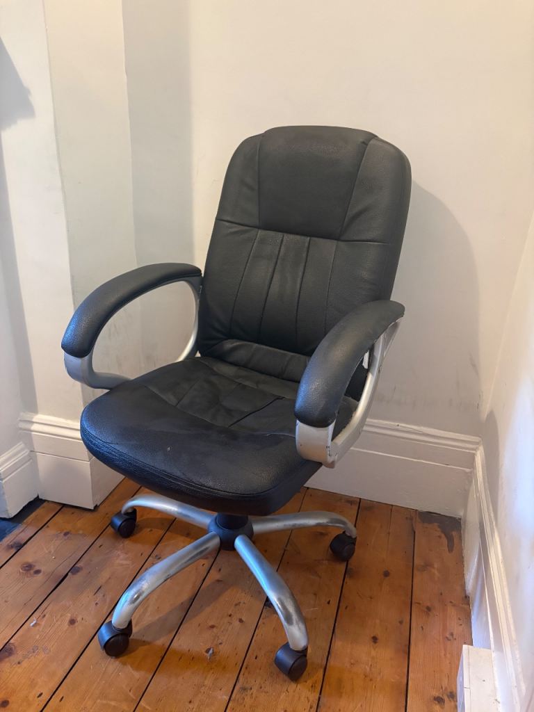 Desk chair 