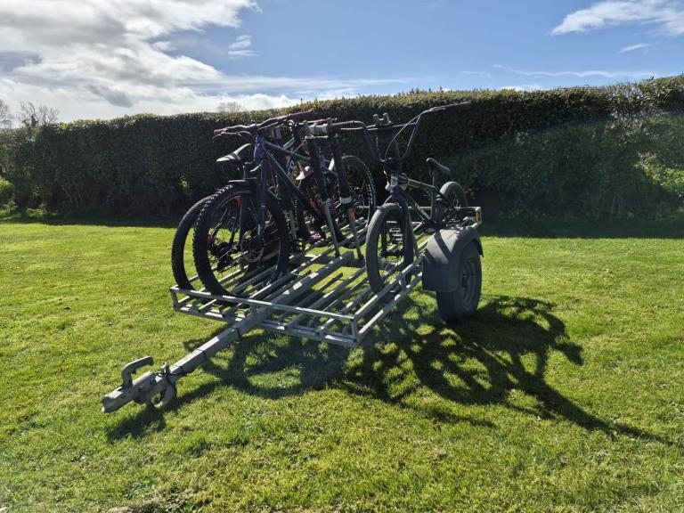 Bicycle trailer