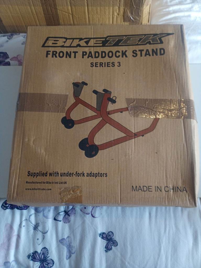 Front and rear paddock stands 