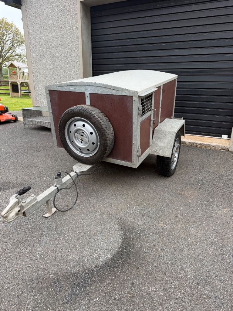 Km dog trailer