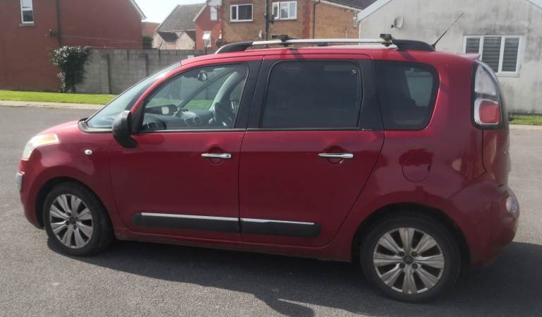 Citroen C3 Picasso 2015 1.6 Diesel 5 Door 50+mpg cheap Road Tax MOT SEPT