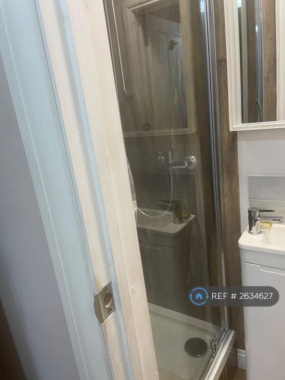 1 bedroom in Domonic Drive, London, SE9 (#2634627)