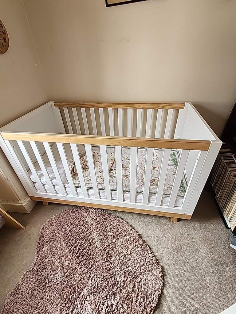 Nested Noa Cot bed