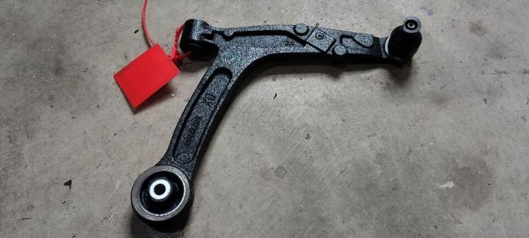 Fiat Punto Doblo Panda 500 Drivers Side Wishbone Suspension Arm Brand-new genuine parts
