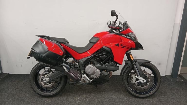 DUCATI MULTISTRADA V2 ** 12 MONTH MOT - PANNIERS - QUICKSHIFTER ** 