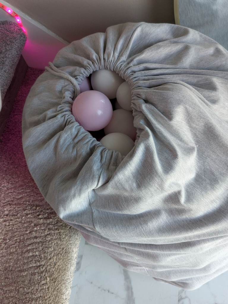 Ball pit