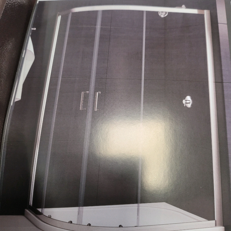 Brand new 1200mm x800mm offset quad enclosure instock to go