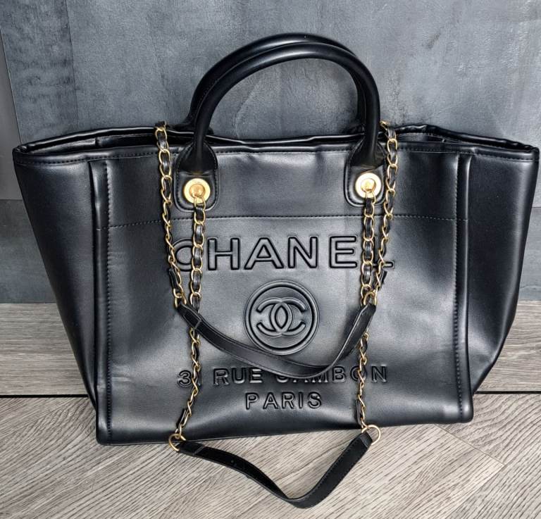 Black handbag 