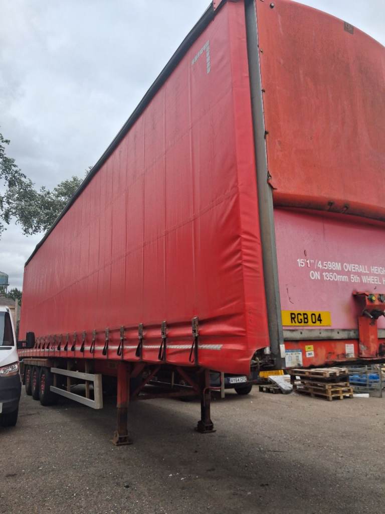 SDC triaxle Curtainsider  ideal storage