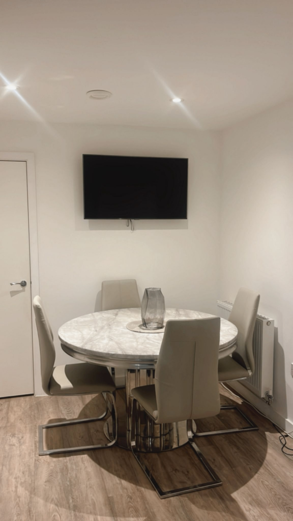 Spacious and Cosy Double Room for Rent in - SS14 3TZ