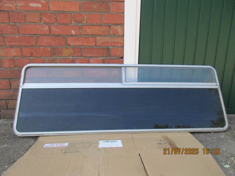 2x SIDE WINDOWS FOR CAMPER OR VAN