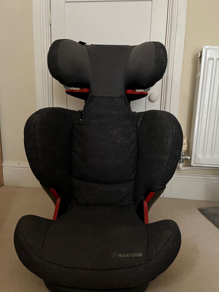 REDUCED Maxi-Cosi RodiFix AirProtect High Back Car Booster Seat,