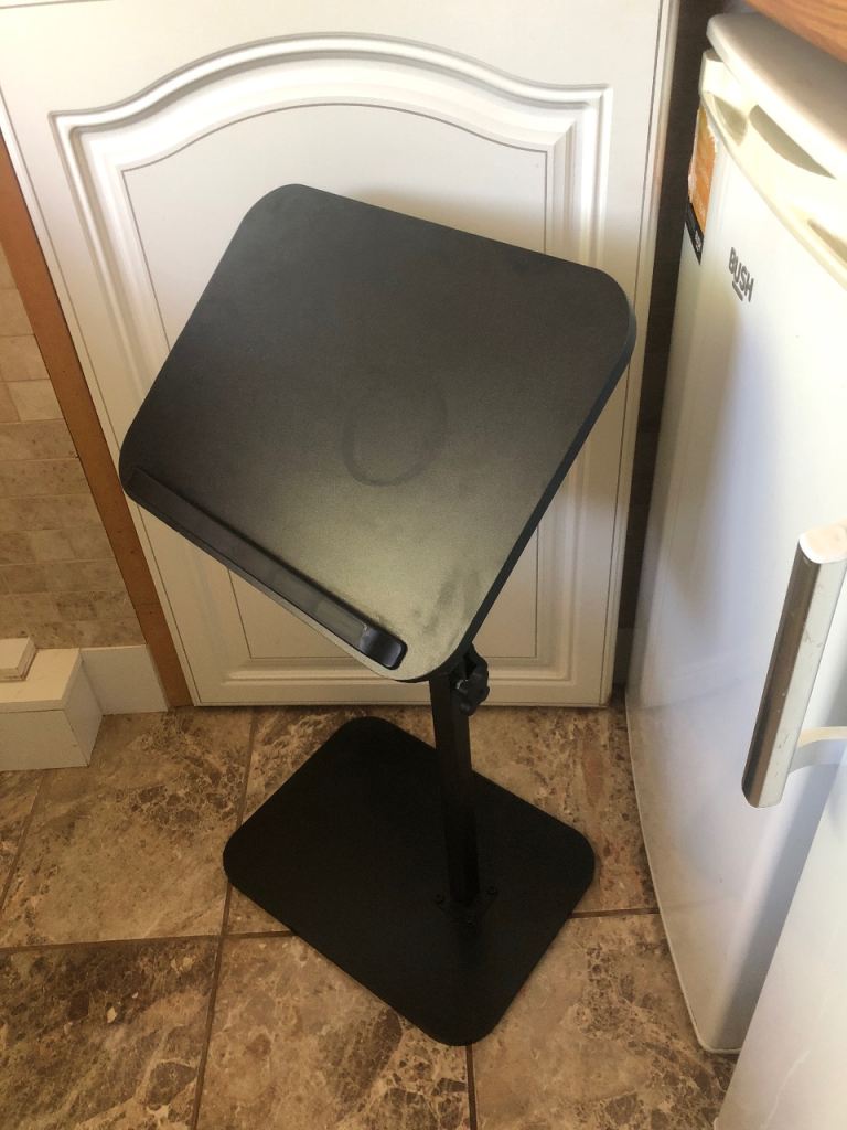 MUSIC STAND