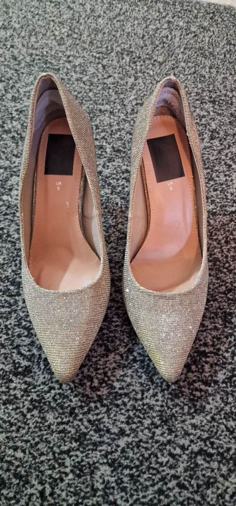 Golden shimmer heels