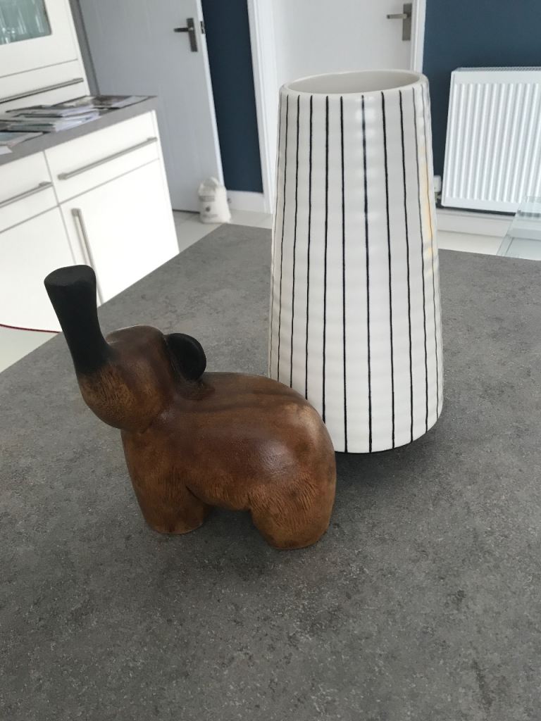 Vase & Elephant