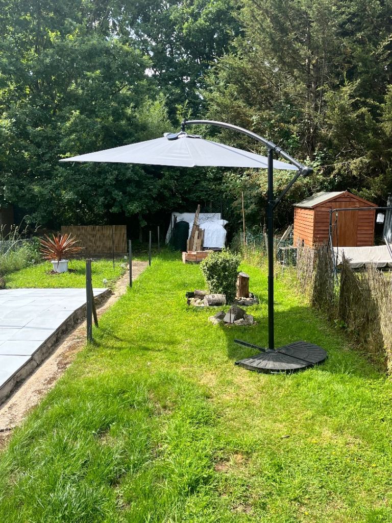 Grey Cantilever Parasol with LED Lights 3m plus 2x base plates