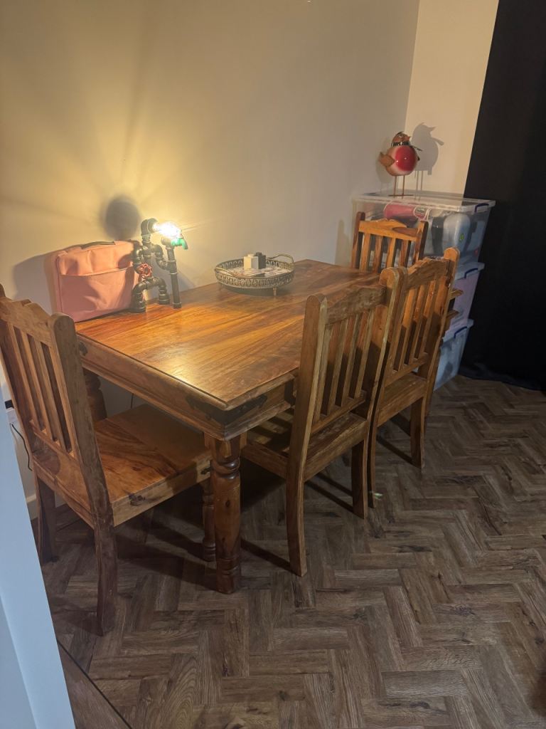 Table and four chairs 