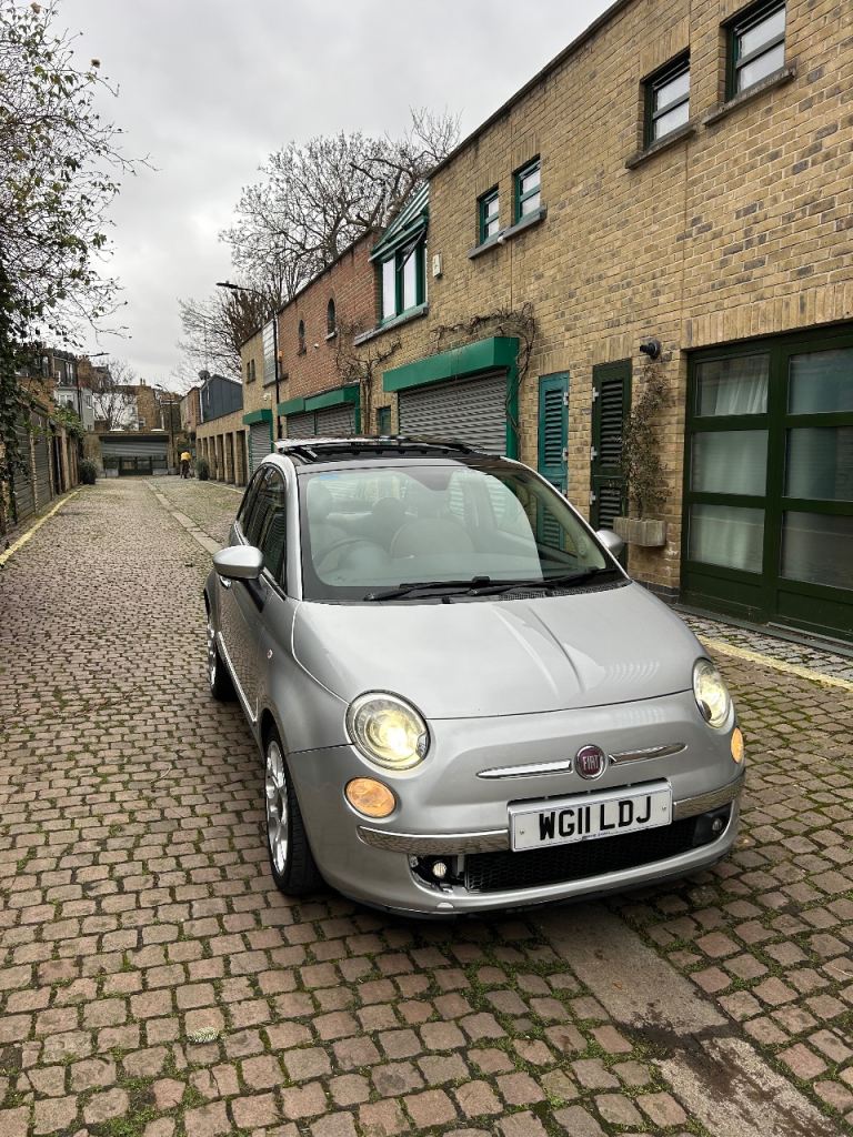 Fiat, 500, Hatchback, 2011, Semi-Auto, 875 (cc), 3 doors