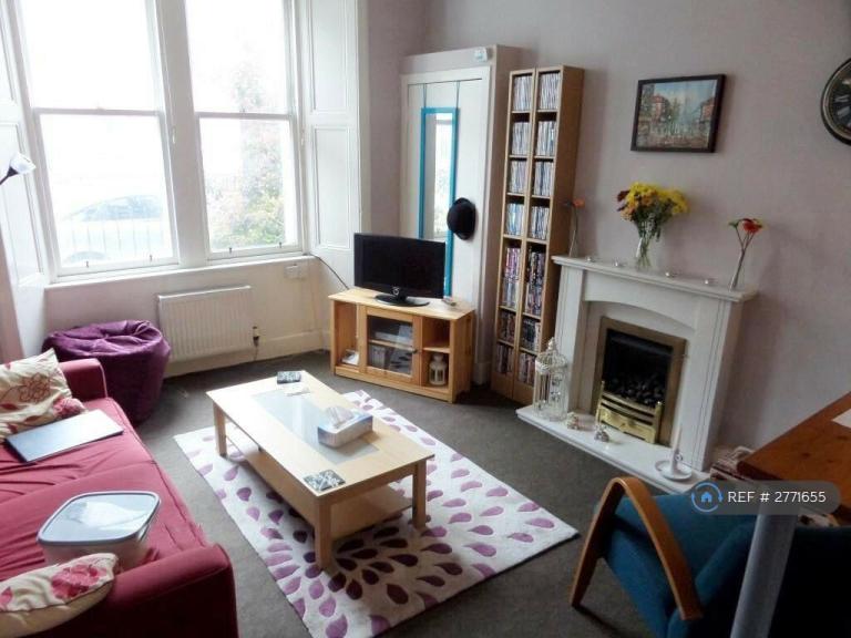 1 bedroom flat in Springwell Place, Edinburgh, EH11 (1 bed) (#2771655)