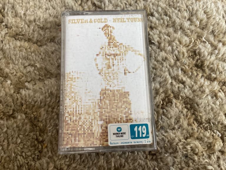  NEIL YOUNG - SILVER & GOLD CASSETTE ROCK