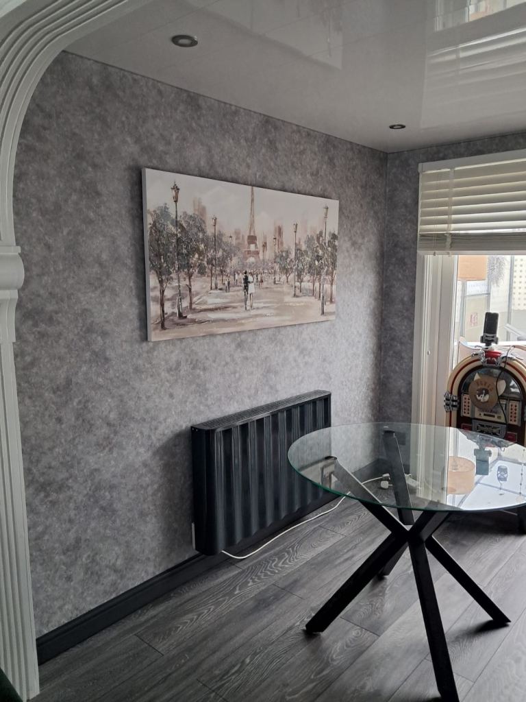 Lovely round glass dining table 