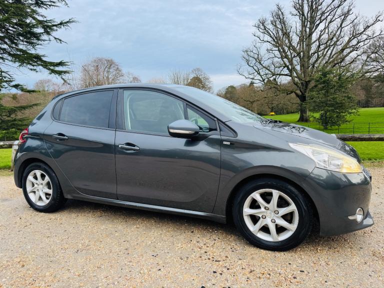 2015 Peugeot 208 1.4 HDi Style 5dr HATCHBACK Diesel Manual