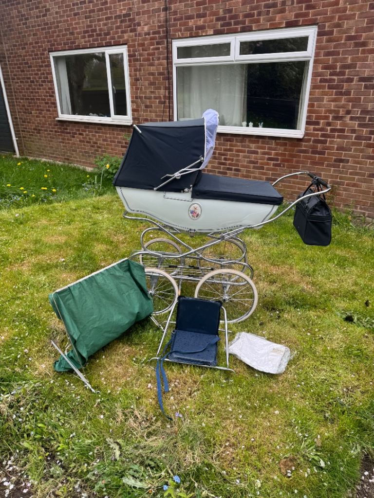 Beautiful silver cross Durham rose coach pram 