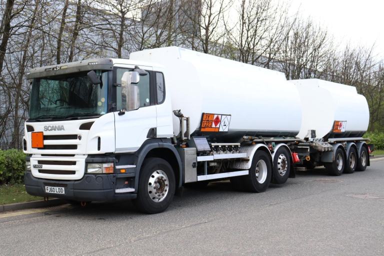 SCANIA P400 6X2 REARLIFT 35,000L FUEL TANKER OUTFIT (2011)
