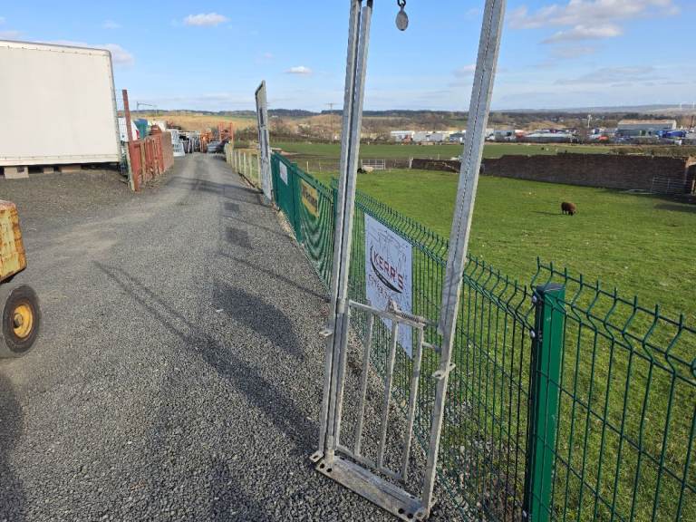 Sheep handling race guillotine gate or walk through farm livestock tractor 