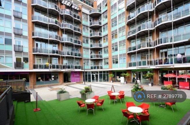 2 bedroom flat in The Heights, London, E15 (2 bed) (#2789778)