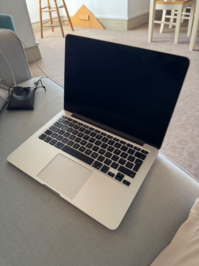 MacBook Pro 256GB - Silver & Black