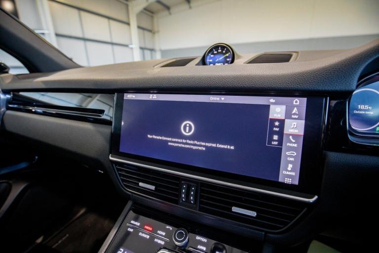 2020 Porsche Cayenne E-Hybrid 5dr Tiptronic S ESTATE PETROL/ELECTRIC Automatic