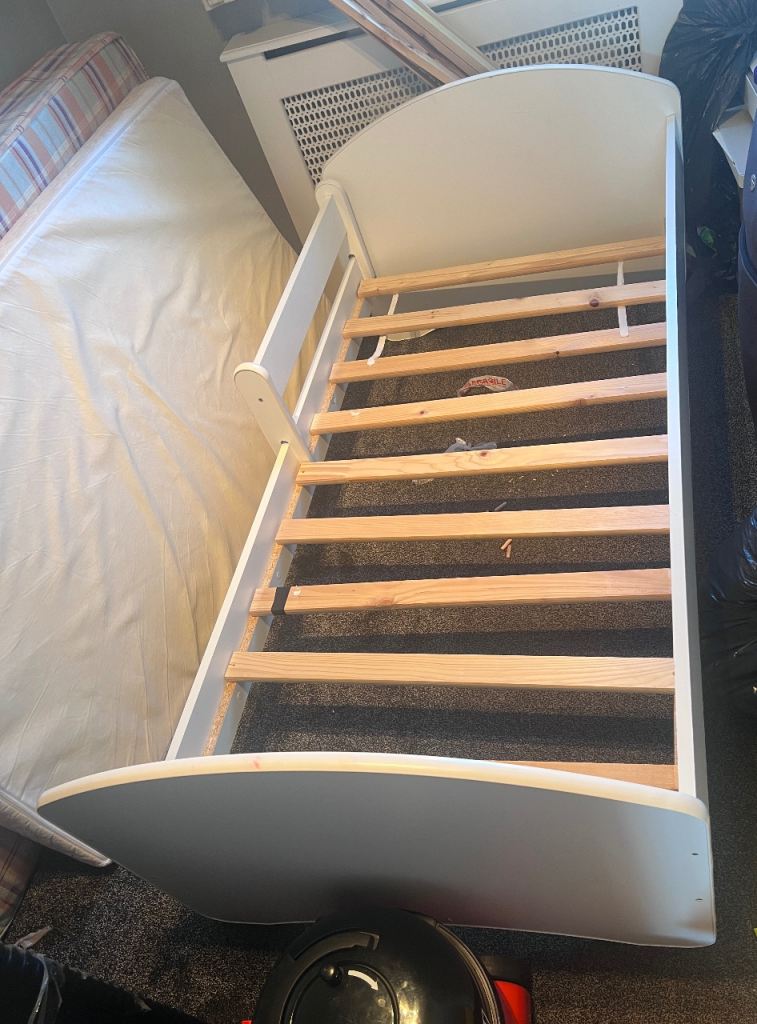 Kids bed