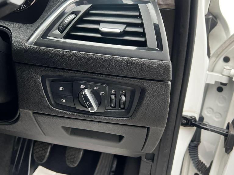 2018 BMW 1 Series 116d SE Business 5dr [Nav/Servotronic] HATCHBACK DIESEL Manual