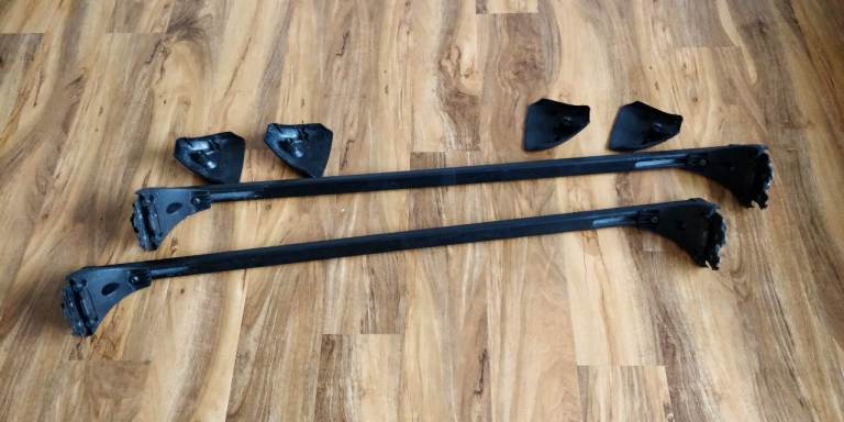 Roof bars -Thule/Halfords - top of the range - only used a few times.