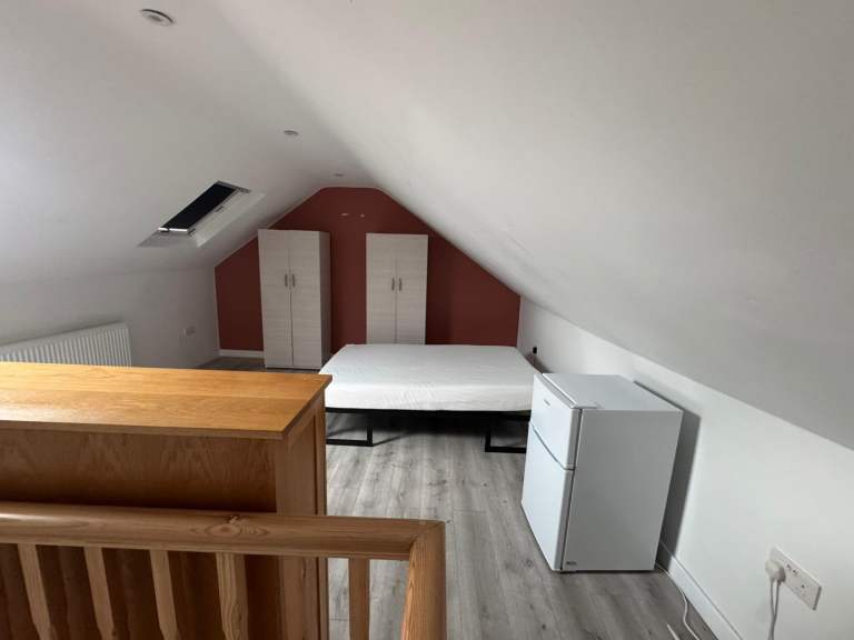 CLEAN DOUBLE ROOM IN ILFORD - ALL INCLUSIVE ✅
