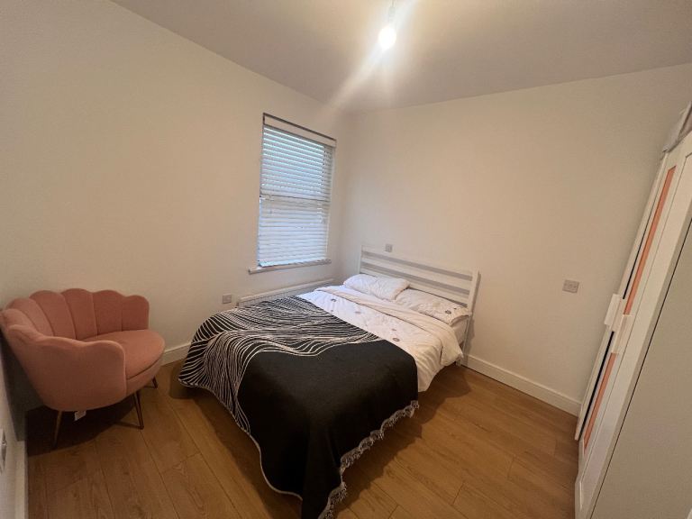1 double bedroom 