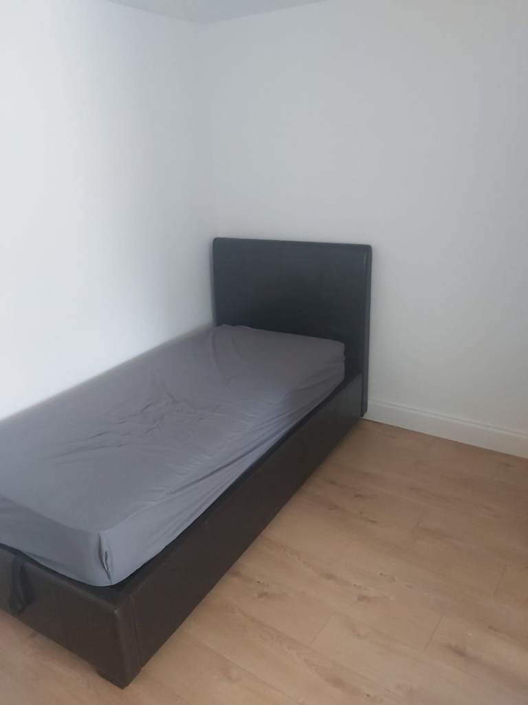 Studio flat / Out-house