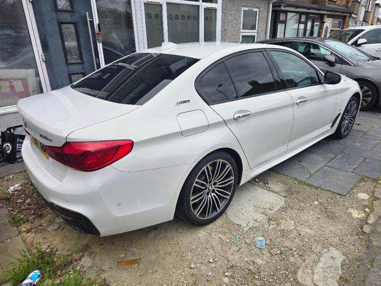BMW 5 Series (530e) MSport  - High Spec (£10k plus extras) Sunroof