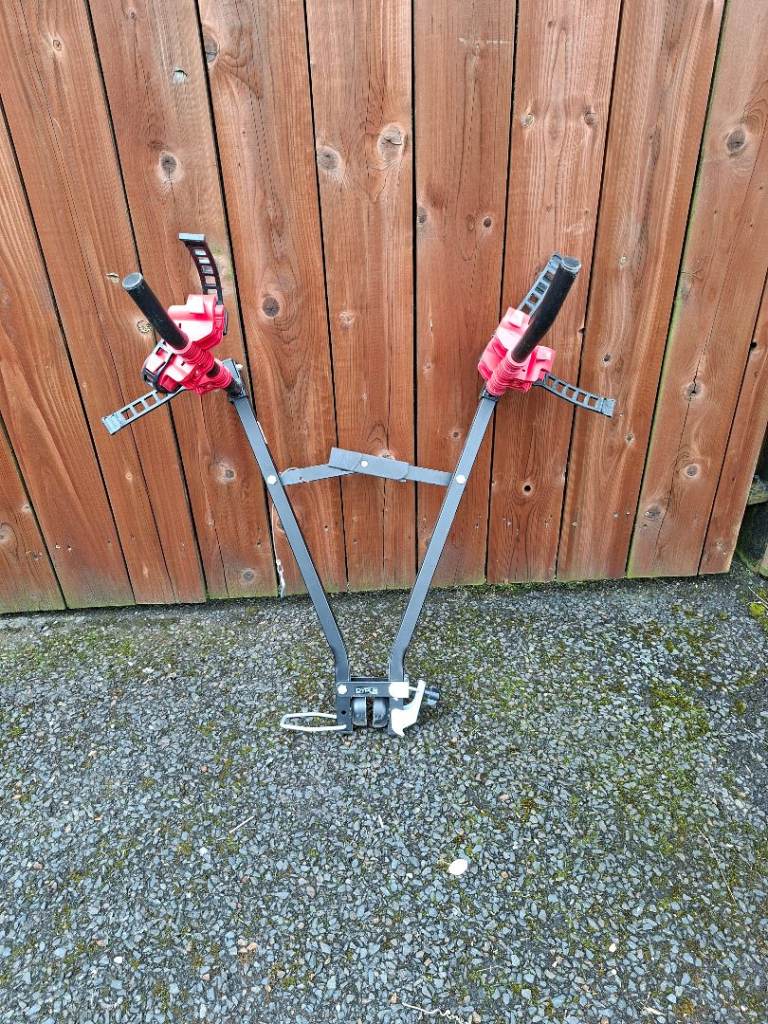 Bike transporter for tow bar