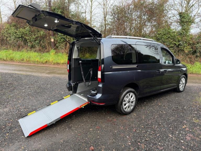  Ford Grand Tourneo Connect 1.5 EcoBoost 115 Titanium 5dr AUTOMATIC WHEELCHAIR