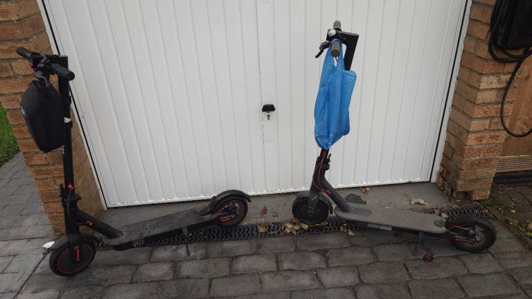 Electric scooter 