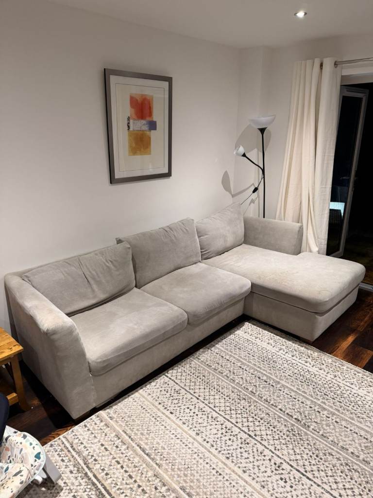 Modern L-Shape Sofa Bed – Converts to Double Bed – Excellent Condition