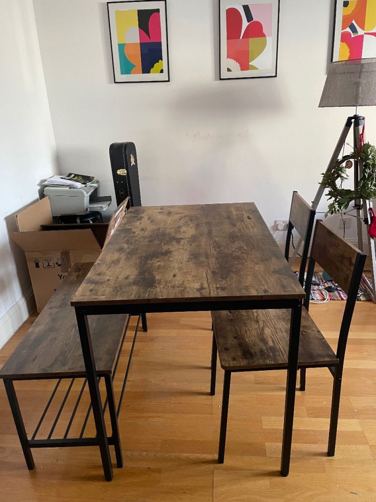 4-piece dining table and chairs
